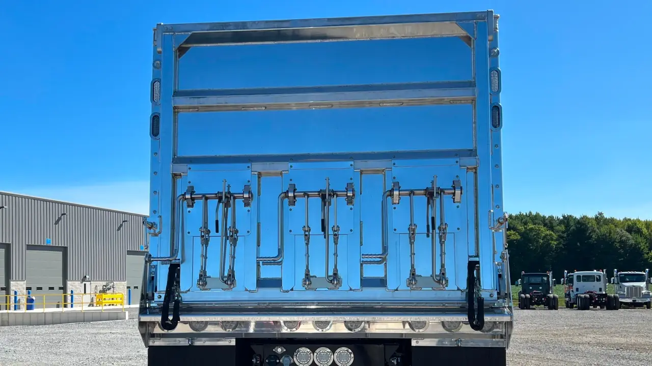 straight_truck_control_flow_coal_doors_70_30