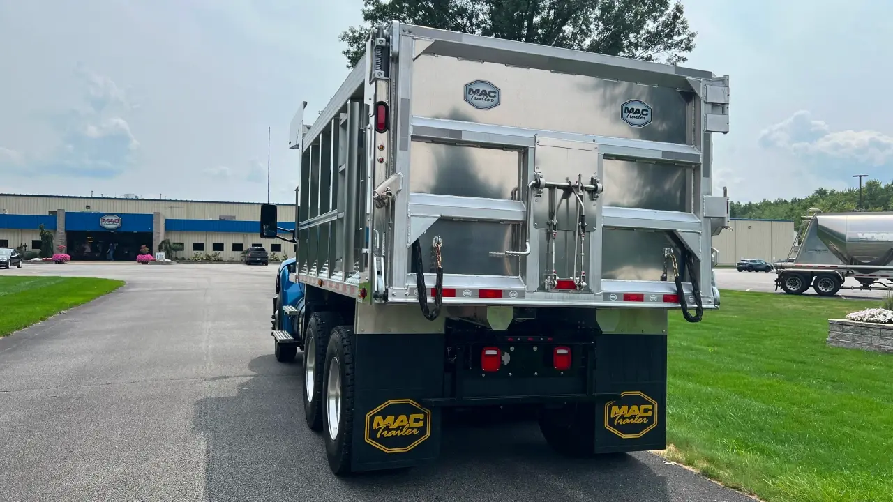 straight_truck_ground_control_70_30